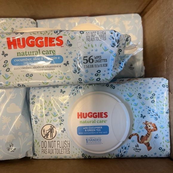 Huggies Natural Care Baby Wipes - Blue Design - Picture 2 of 2